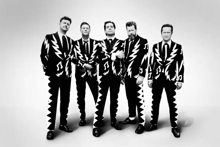 THE HIVES