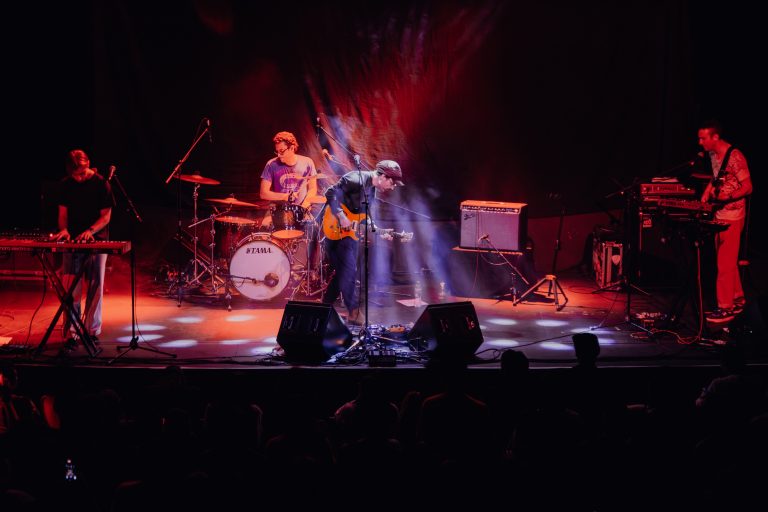 CLAP YOUR HANDS SAY YEAH